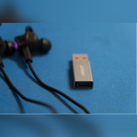 华硕卓越音质耳机，全新听觉盛宴体验