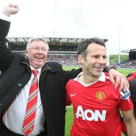 揭秘鲁尼最新照片，数据背后的故事揭秘