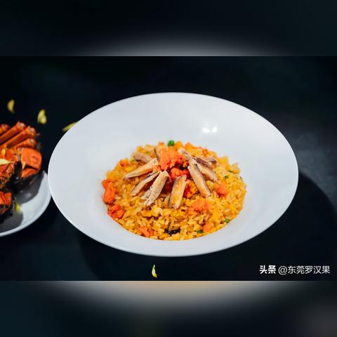 五彩锦绣炒饭，融合创新与传统的美味佳肴
