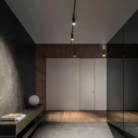 最新隐形眼镜技术，视界新体验，未来尽在眼前